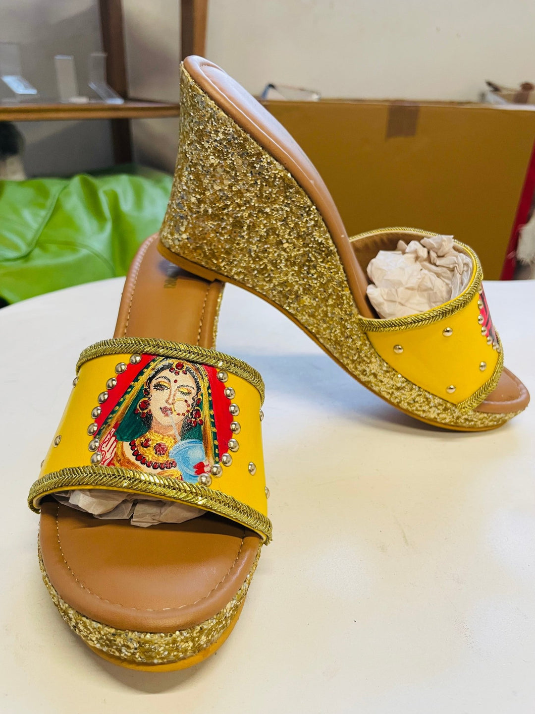 Heel - The Quirky Naari